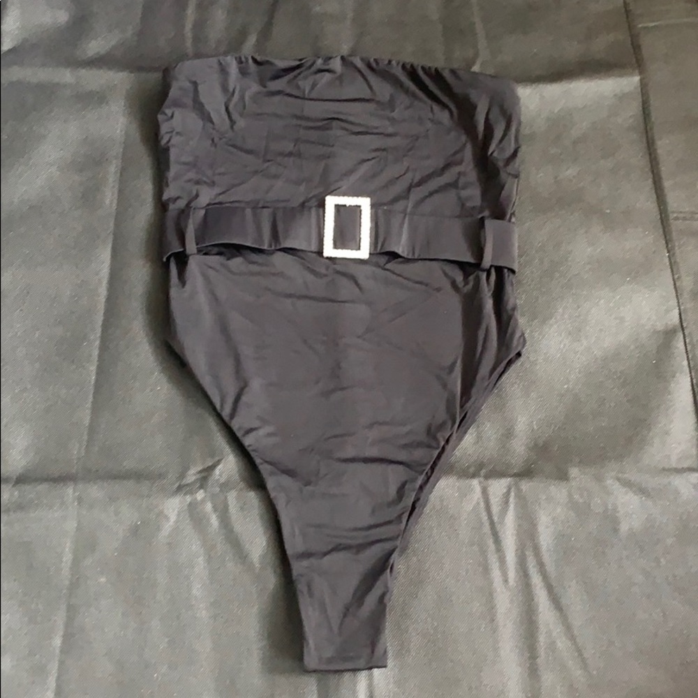 STRAPLESS BLACK ONEPIECE SWIM RHINESTONES BELT